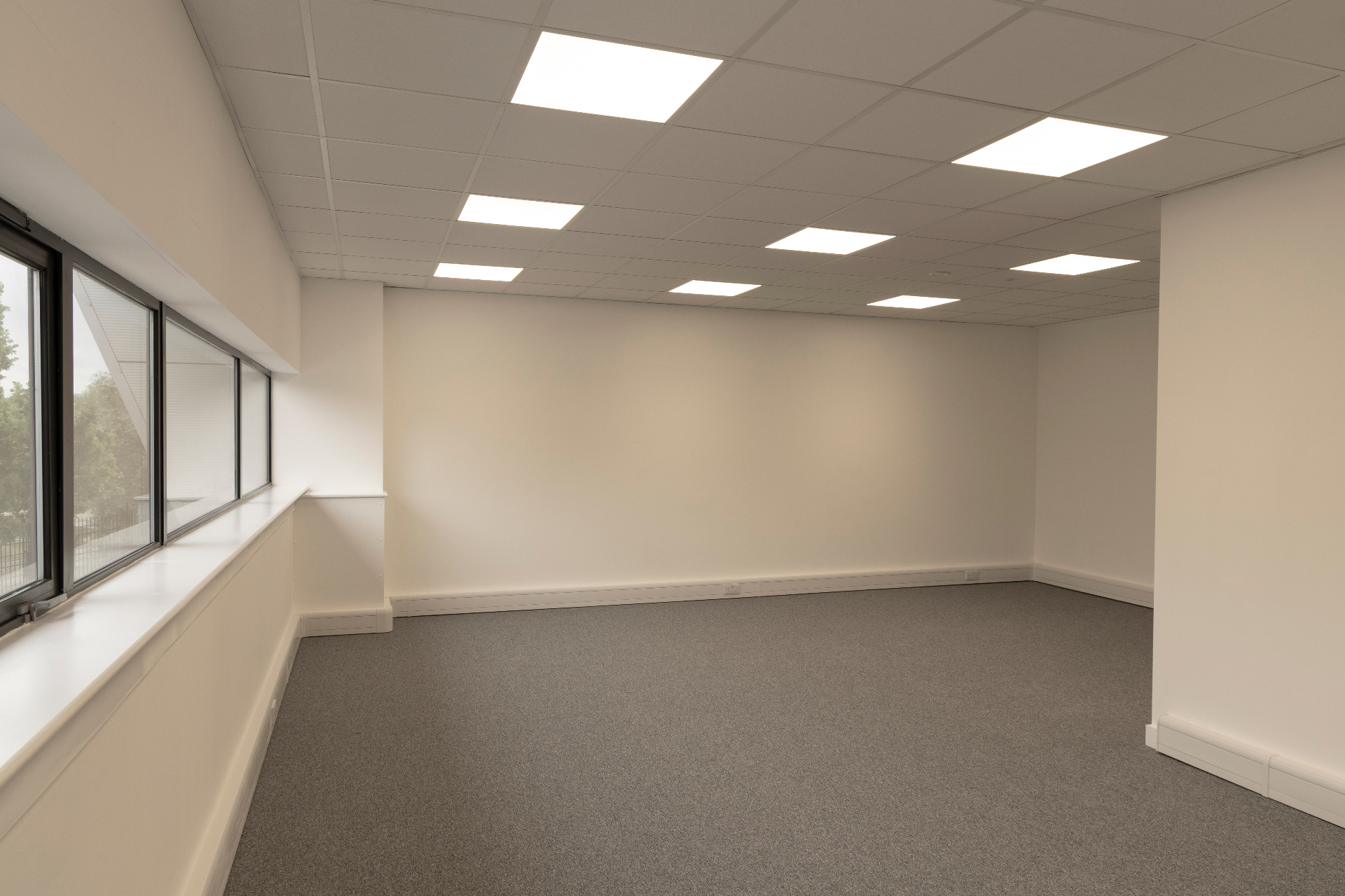 Unit 10 Muirhead Quay — refurbished office
